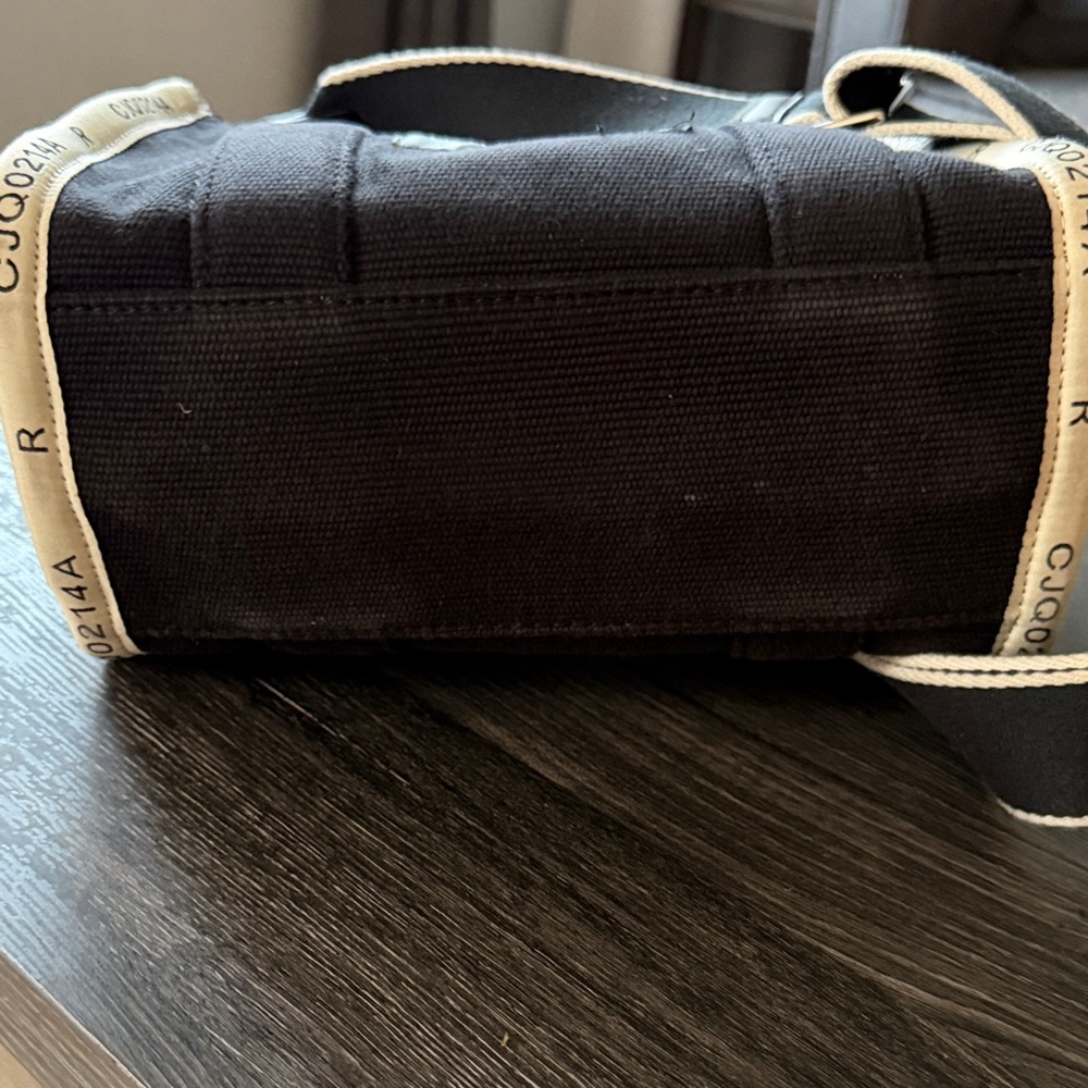 Marc Jacobs Black and Cream Tote Bag - Picture 4 of 5